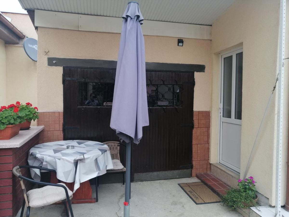 Studio Apartman Bandb Ðakovo 外观 照片