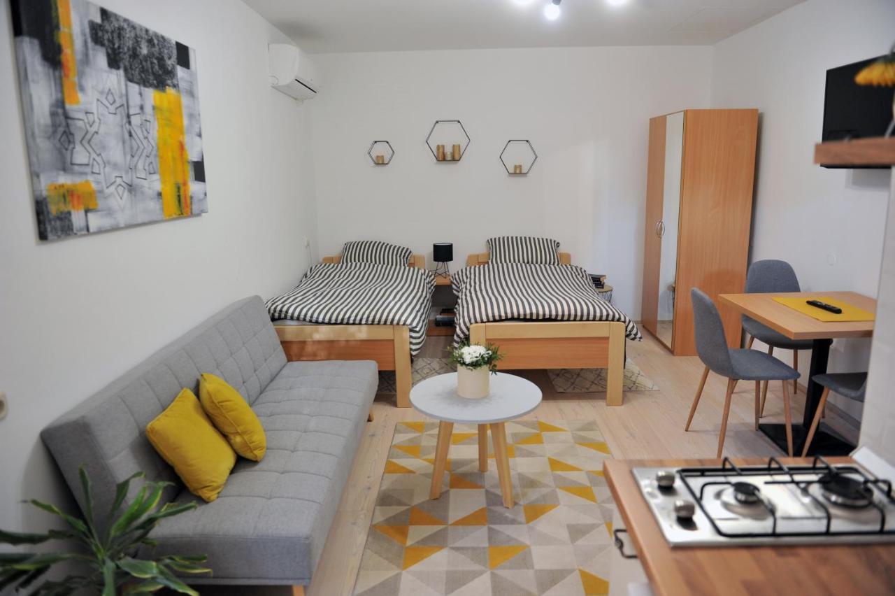 Studio Apartman Bandb Ðakovo 外观 照片